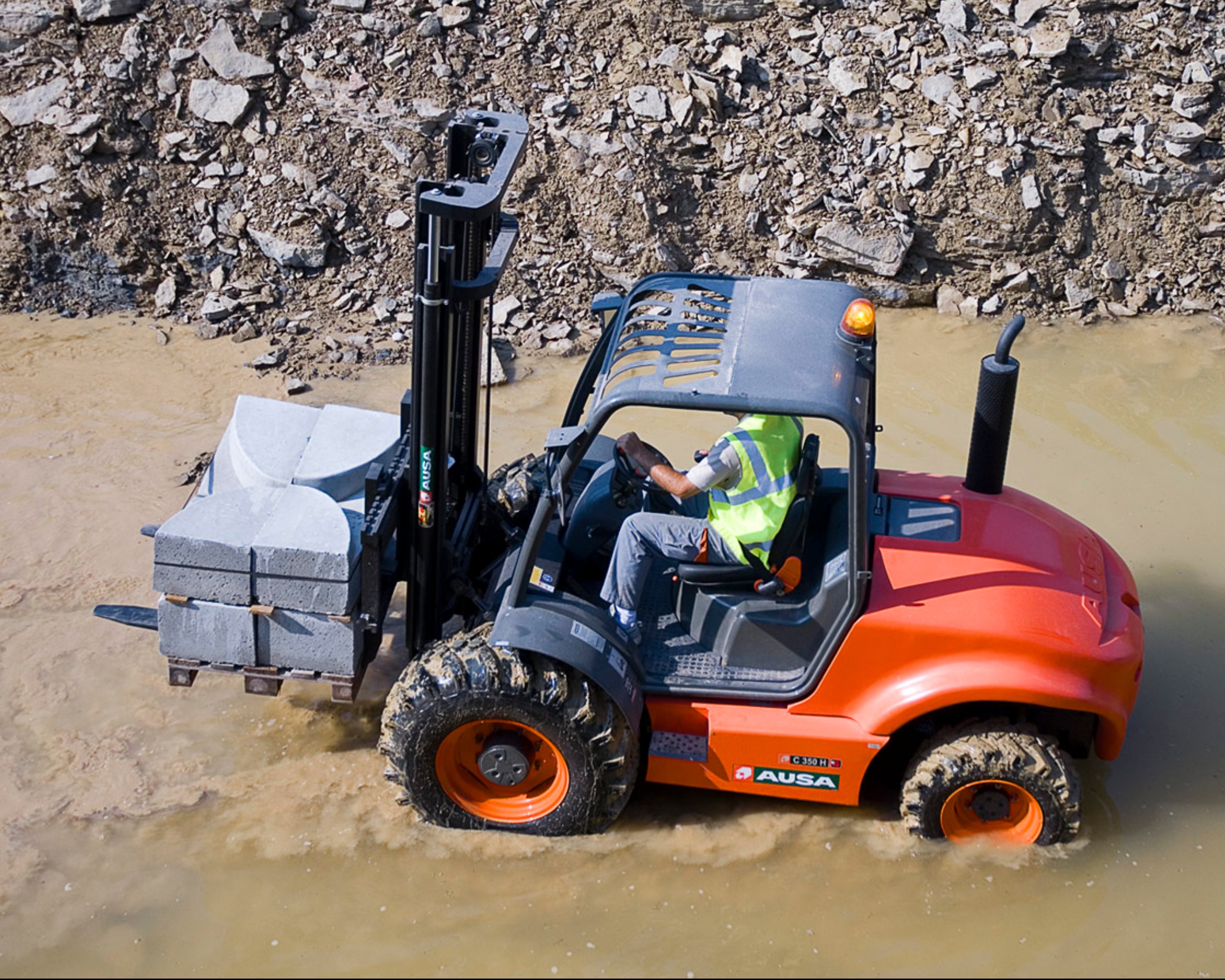 Chariot AUSA C300H 4x4