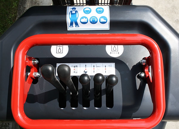 commande HS 701 HINOWA